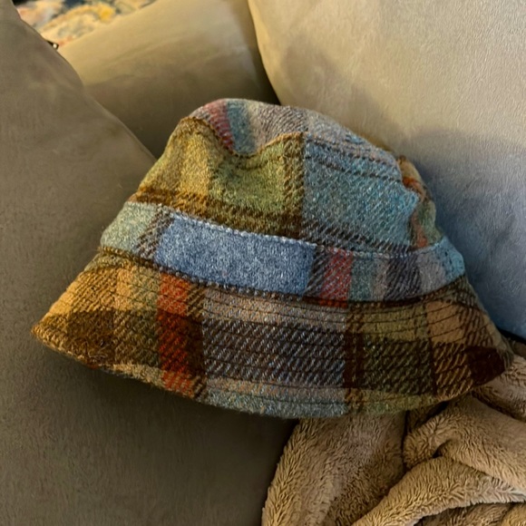 GAP Accessories - 🥳Host Pick🤩 Plaid Wool Bucket Hat with cotton lining